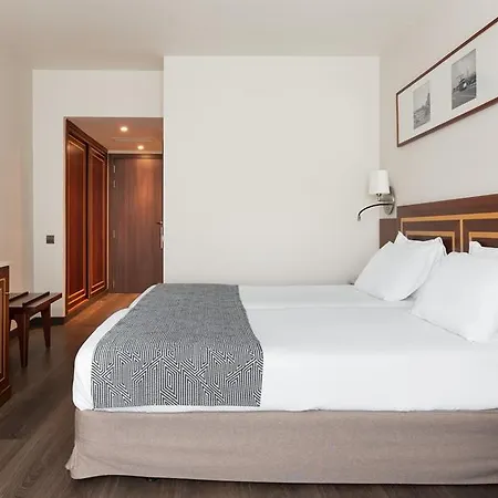 Eurostars Ciudad De Hotell 4*