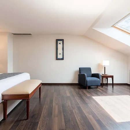 Hotel Eurostars Ciudad De 4*