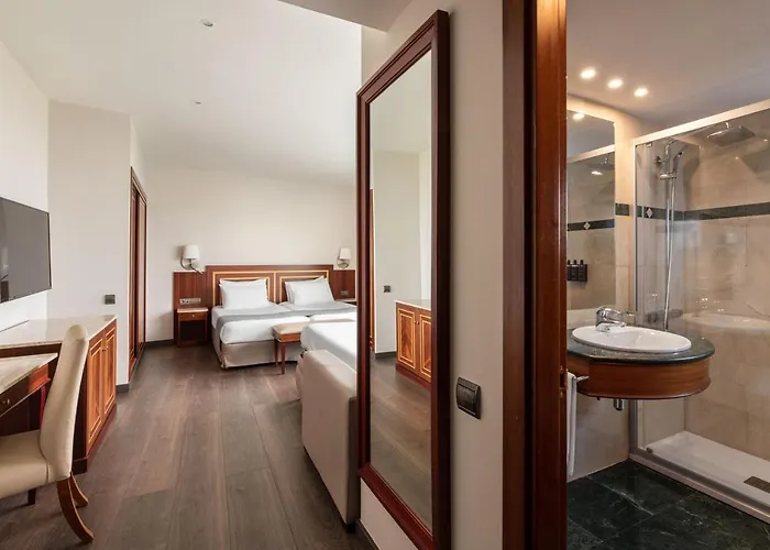 Otel Eurostars Ciudad De 4*